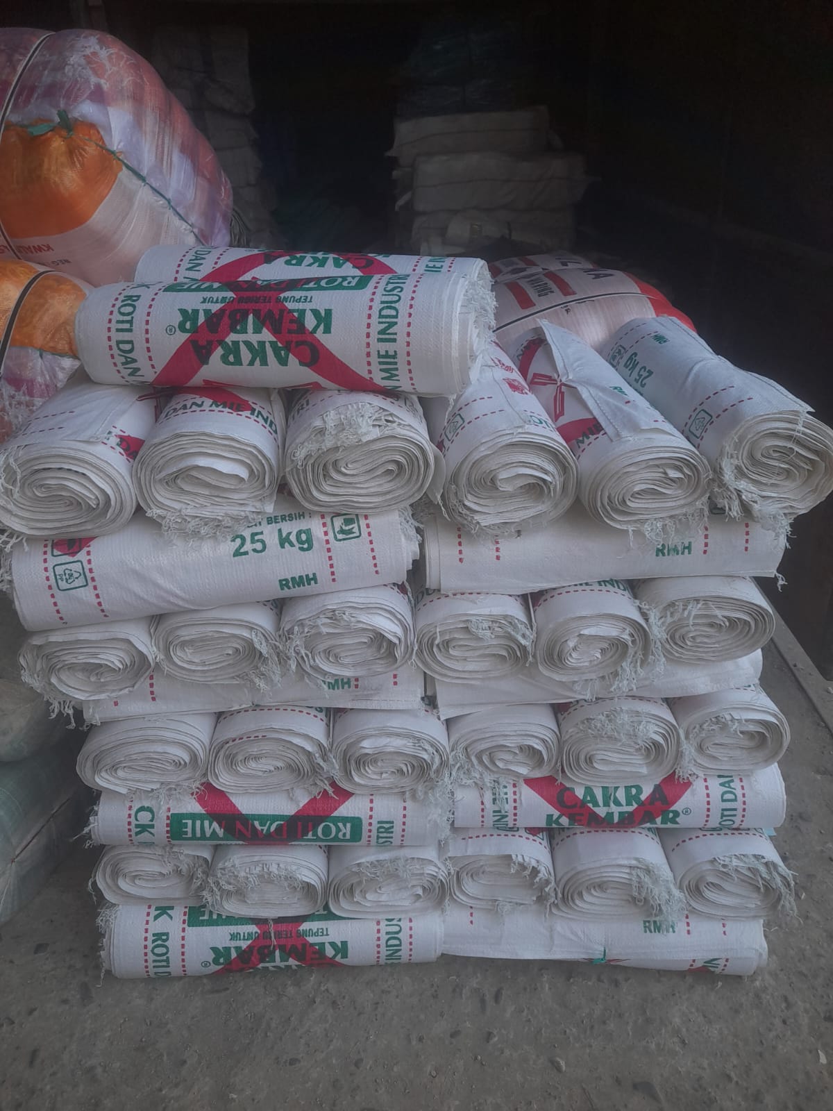 Goni Tepung Cakra Kembar